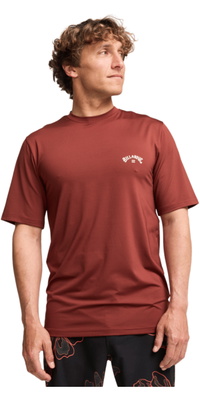 2026 Billabong M&auml;nner Arch Wave Kurzarm-Lycra-Weste EBYWR03019 - Burnt Red